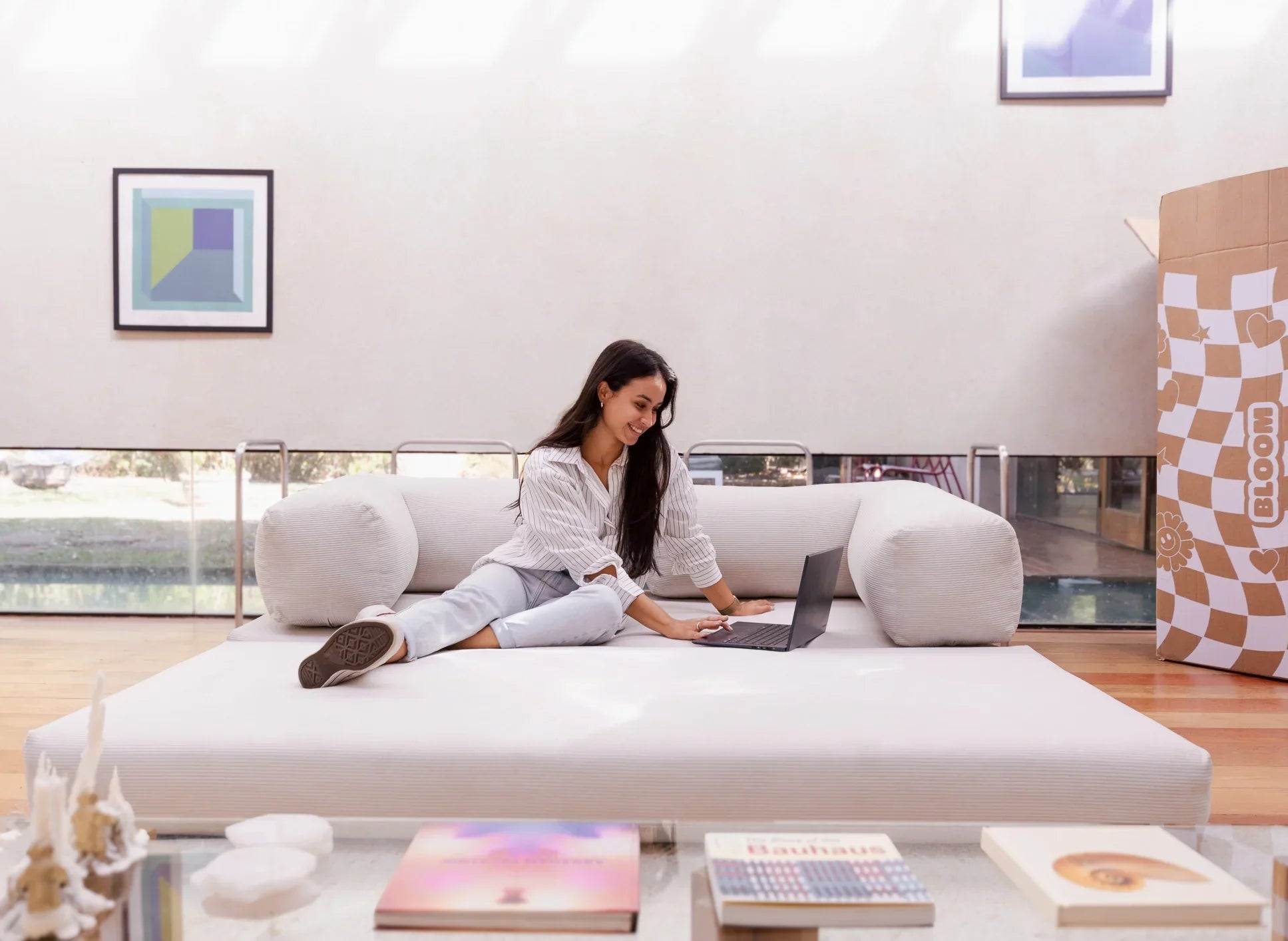 Sofá na Caixa Bloom Sofa Cama Corduroy - Linho